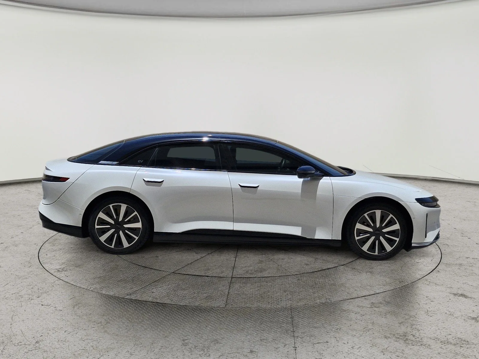 Lucid Air Pure 2025