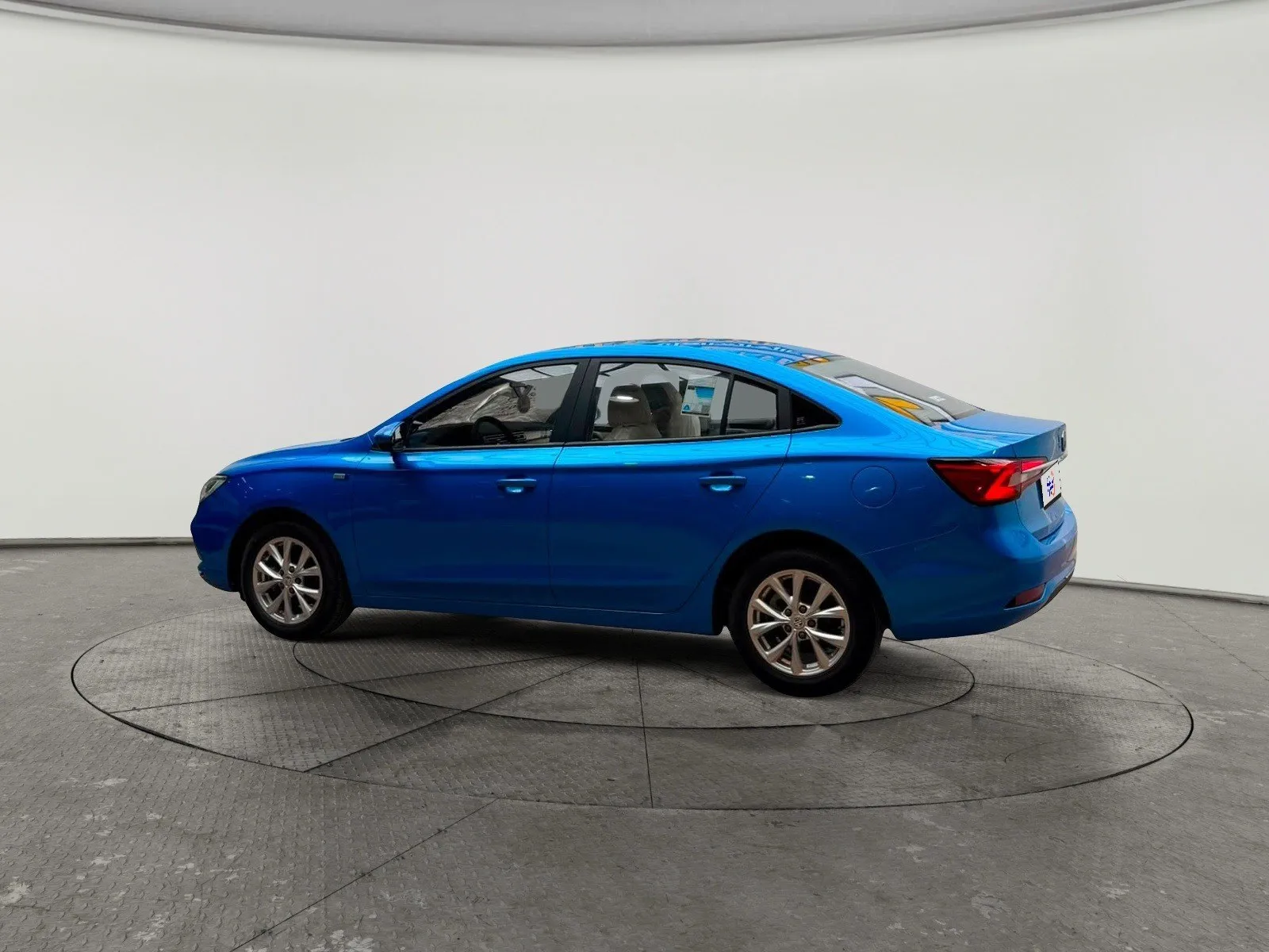 MG 5 STD 2025